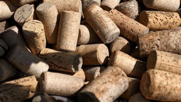 Can wine corks be composted?