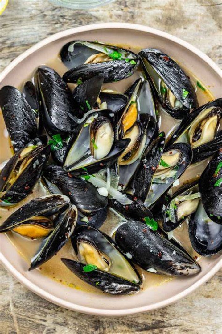 Can you eat salt water mussels?