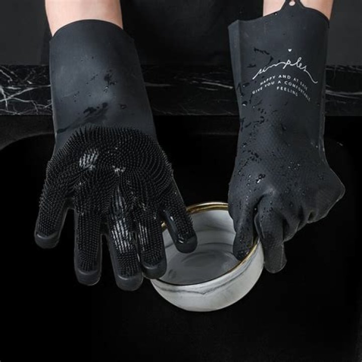 Can you wash waterproof gloves?