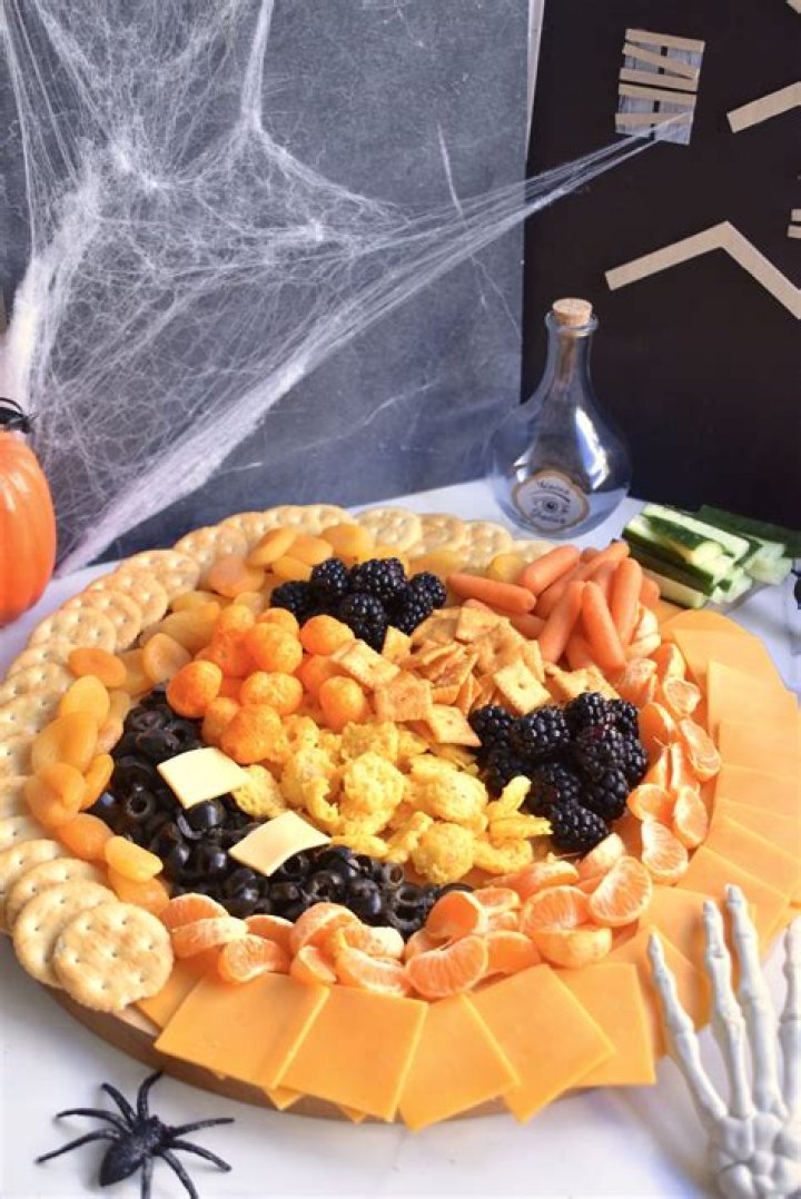 How do you make a Halloween party?
