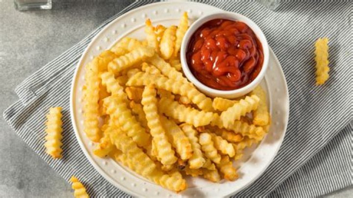 How do you make crinkle cut fries without a mandoline?