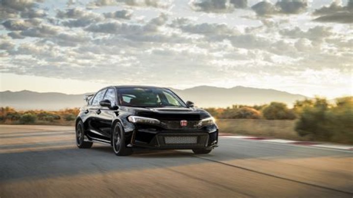 How much is it to lease a Civic Type R?