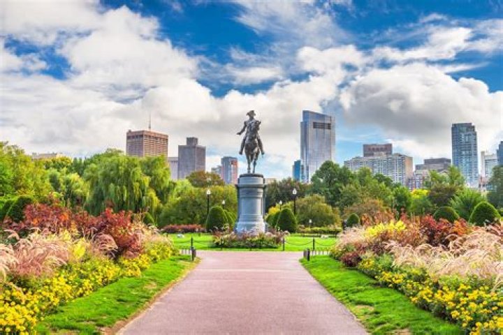 Is Boston Public Garden free?