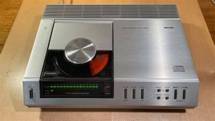 Wann kam der erste CD Player auf den Markt?