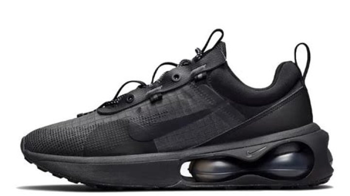 What are Nike self lacing shoes?