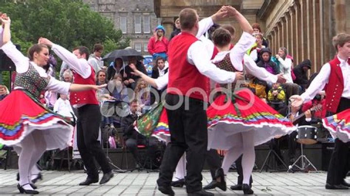What is the traditional German dance called?