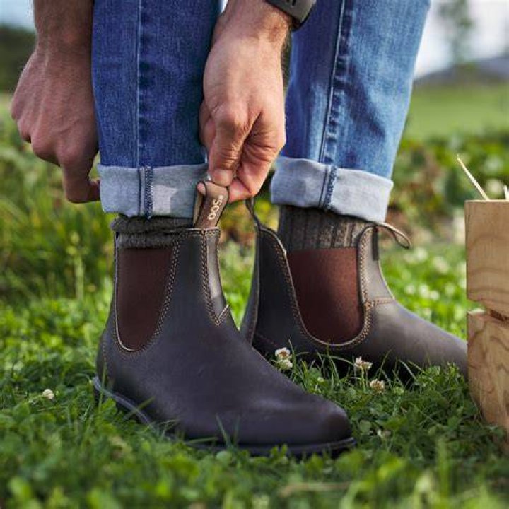 What shoes do farmers wear?