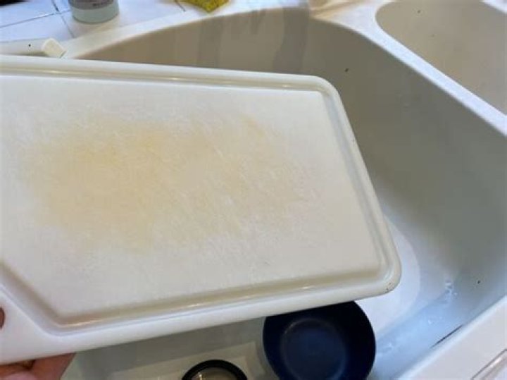 When should you throw away a chopping board?