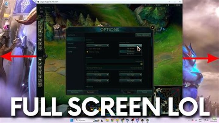 Why do pro LOL players play in windowed mode?